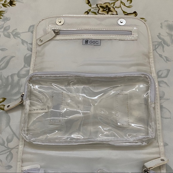 Travel Bag Foldable Makeup Toiletries Clutch - Picture 5 of 10